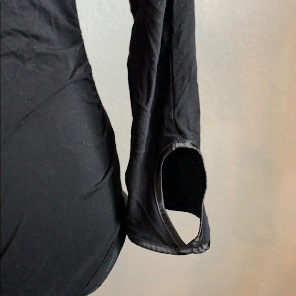 ArdenB Long Sleeve Key Hole Top - Picture 3 of 5